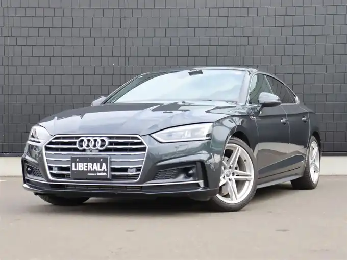 新着情報“Ａ５スポーツバック2．0TFSIスポーツ”2017年式グレー入荷しました！