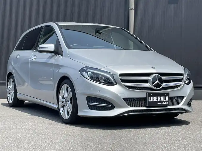 新着情報“ＢクラスB180”2018年式ポーラシルバー入荷しました！