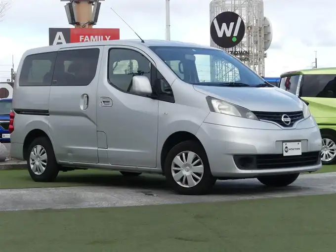 新着情報“ＮＶ２００バネットワゴン16S”2010年式ブリリアントシルバー入荷しました！