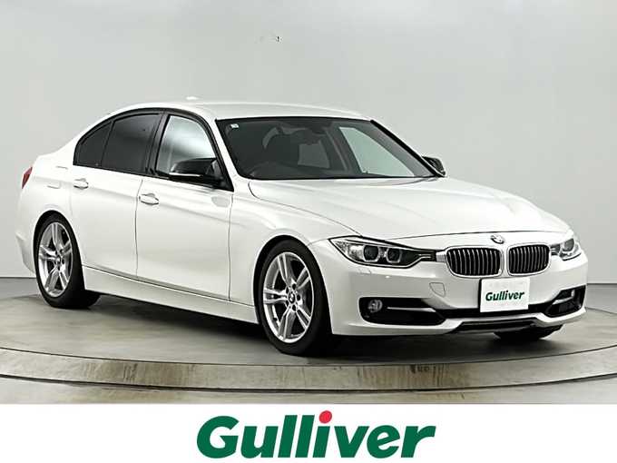 新着情報“３シリーズ320i スポーツ”2012年式アルピンホワイトⅢ入荷しました！