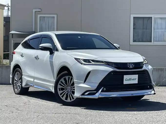 新着情報“ハリアーハイブリッドZ レザーパッケージ”2023年式プラチナホワイトパールマイカ入荷しました！