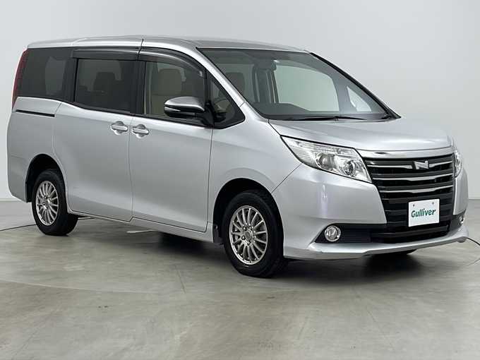 新着情報“ノアSi”2014年式シルバーM入荷しました！