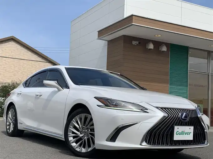 新着情報“ＥＳ300h バージョンL”2019年式ソニッククォーツ入荷しました！