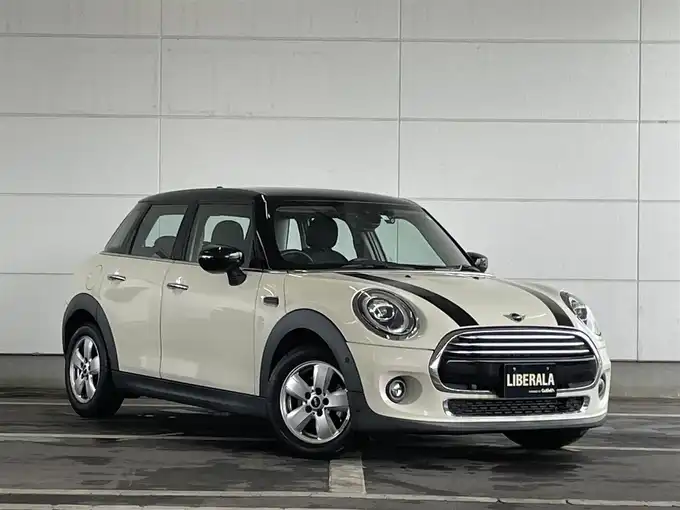 新着情報“ＭＩＮＩクーパーD”2020年式白入荷しました！
