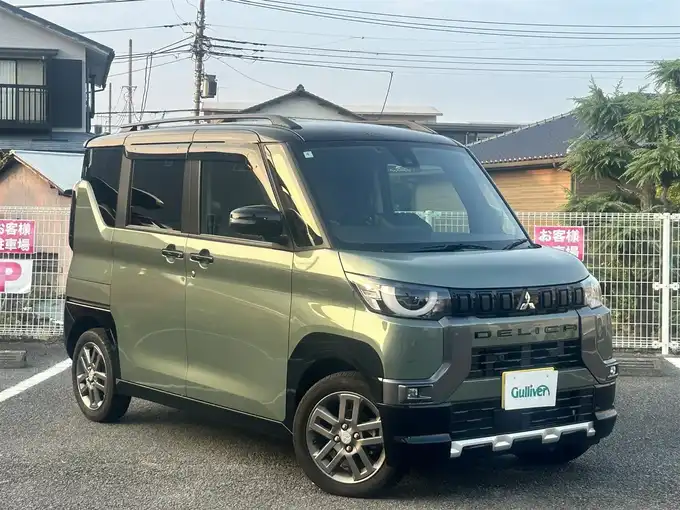 新着情報“デリカミニT プレミアム”2024年式緑Ⅱ入荷しました！