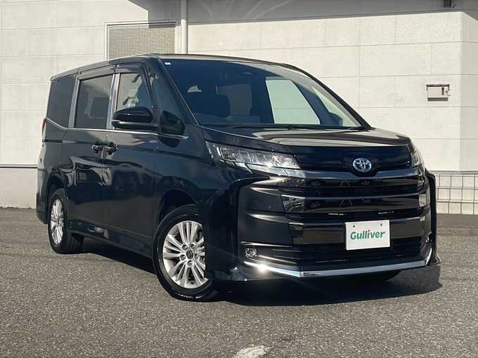 新着情報“ノアハイブリッドS－Z”2024年式アティチュードブラックマイカ入荷しました！