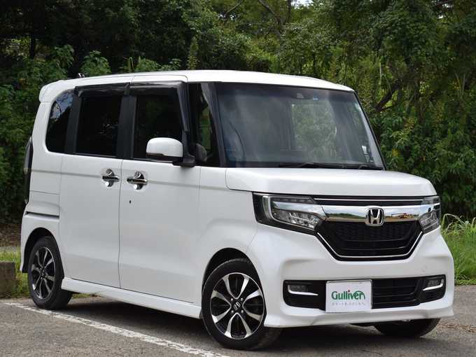 新着情報“Ｎ－ＢＯＸカスタムG・Lホンダセンシング”2019年式プラチナホワイトパール入荷しました！