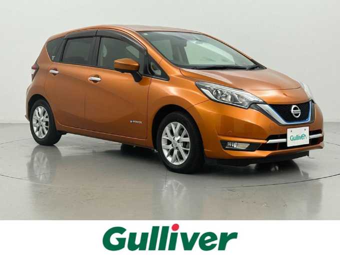 新着情報“ノートe－パワー メダリスト”2017年式オレンジ入荷しました！