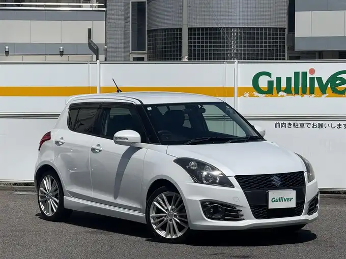 新着情報“スイフトスポーツベースグレード”2013年式スノーホワイトパール入荷しました！