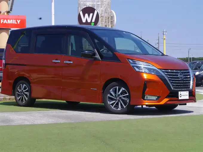 新着情報“セレナハイウェイスターV”2020年式サンライズオレンジ/ダイヤモンドブラック入荷しました！