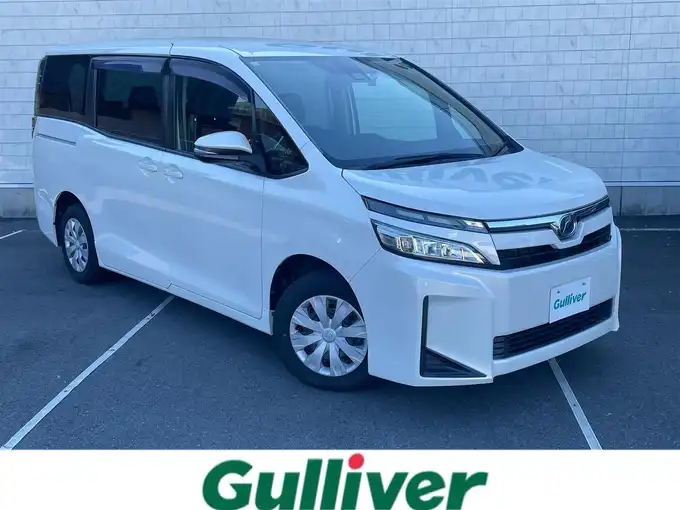 新着情報“ヴォクシーX”2018年式ホワイトパールクリスタルシャイン入荷しました！