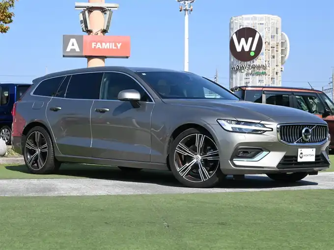 新着情報“Ｖ６０T5 インスクリプション”2020年式ぺブルグレー入荷しました！