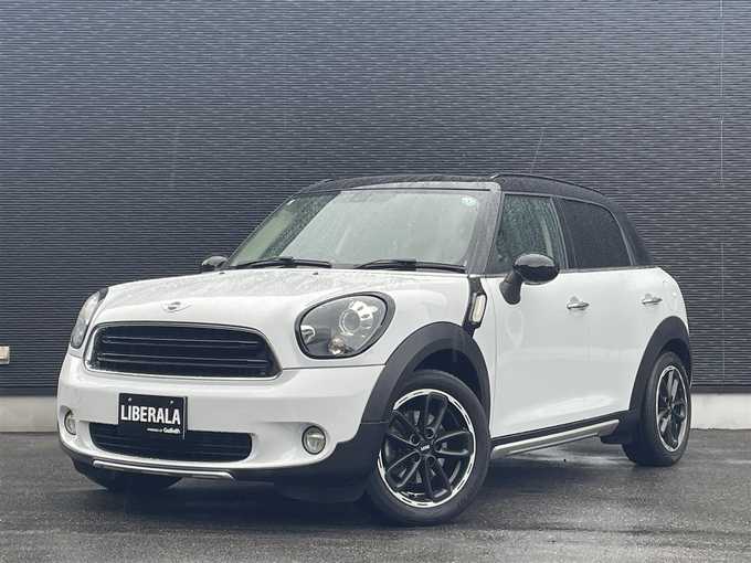 新着情報“ＭＩＮＩクーパーD クロスオーバー”2016年式ライトホワイト入荷しました！