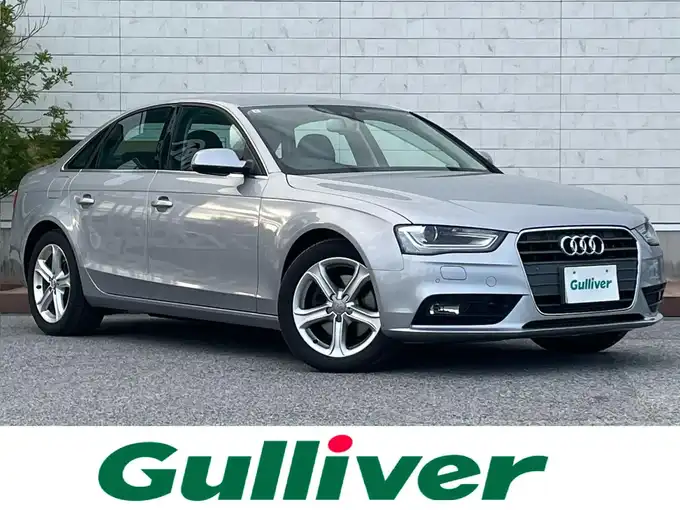 新着情報“Ａ４2．0TFSI”2015年式フローレットシルバーM入荷しました！