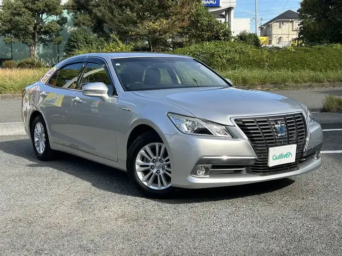 新着情報“クラウンハイブリッドロイヤルサルーン”2015年式プレシャスシルバー入荷しました！