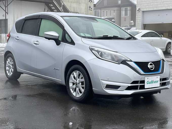 新着情報“ノートe－パワー X”2018年式ブリリアントシルバー入荷しました！