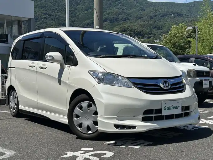 新着情報“フリードG ジャストセレクション”2012年式プレミアムホワイトパール入荷しました！