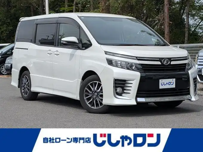 新着情報“ヴォクシーZS”2014年式ホワイトパールクリスタルシャイン入荷しました！