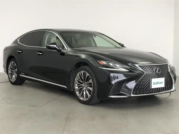 新着情報“ＬＳLS500h Iパッケージ”2017年式グラファイトブラックガラスフレーク入荷しました！