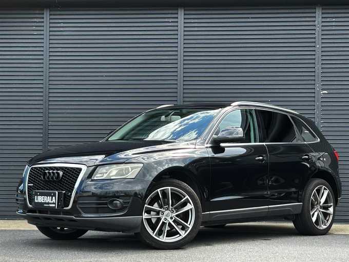 新着情報“Ｑ５2．0TFSIクワトロ”2012年式ファントムブラックパールエフェクト入荷しました！