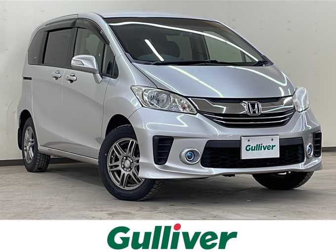 新着情報“フリードG プレミアムエディション”2015年式アラバスターシルバーメタリック入荷しました！