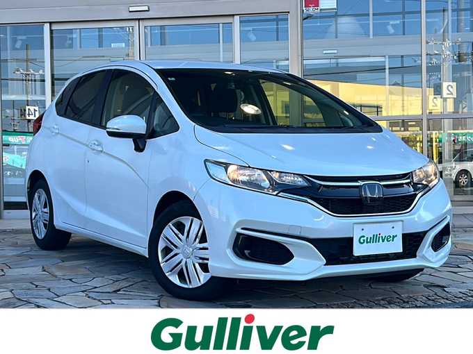 新着情報“フィット13G・F”2019年式プラチナホワイトパール入荷しました！