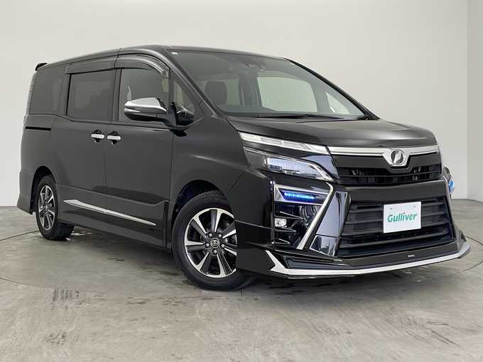 新着情報“ヴォクシーZS 煌”2018年式ブラック入荷しました！