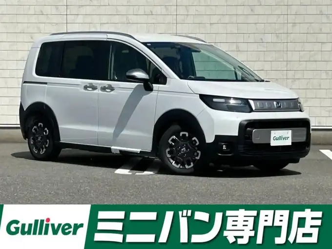 新着情報“フリードe:HEVクロスター”2025年式プラチナホワイトパール入荷しました！