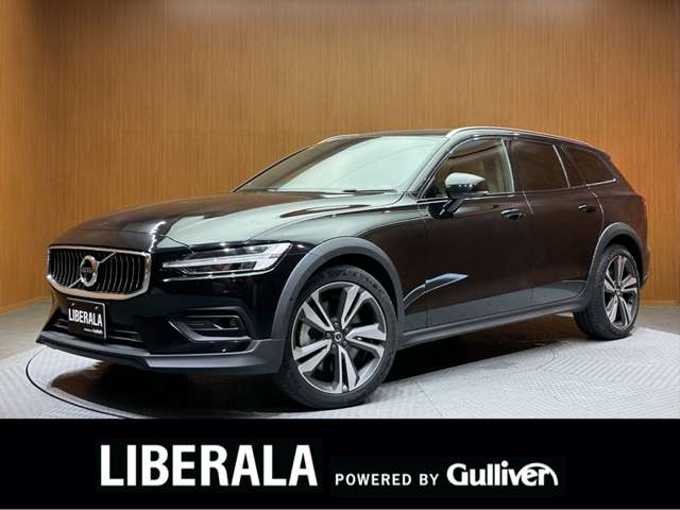 新着情報“Ｖ６０クロスカントリー T5 AWD プロ”2019年式黒入荷しました！