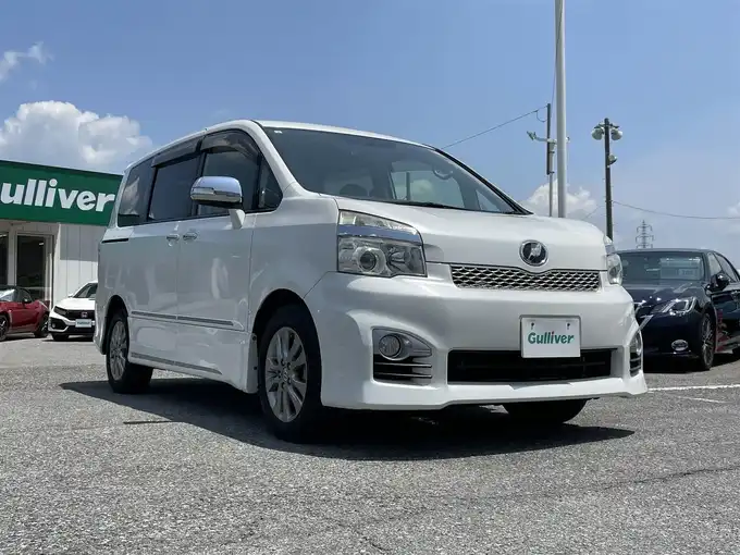 新着情報“ヴォクシーZS 煌Ⅲ”2013年式ホワイトパールクリスタルシャイン入荷しました！