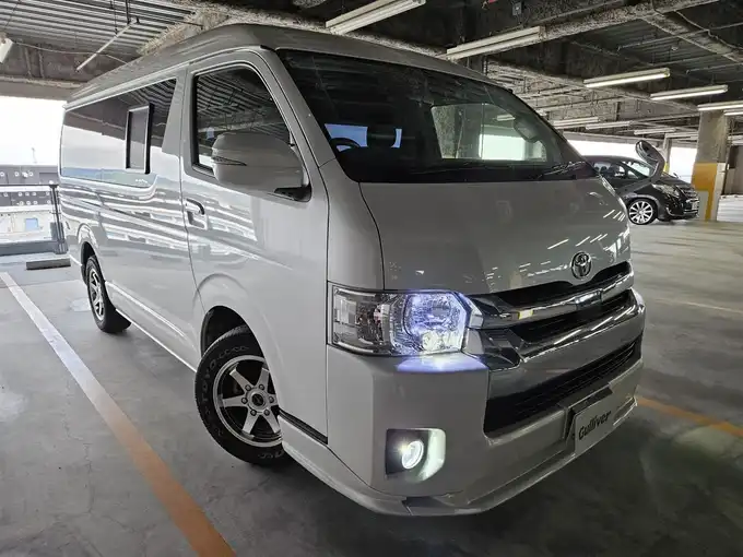 新着情報“ハイエースワゴンGL”2018年式ホワイトパールクリスタルシャイン入荷しました！