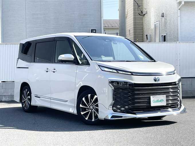 新着情報“ヴォクシーハイブリッドS－Z”2022年式ホワイトパールクリスタルシャイン入荷しました！