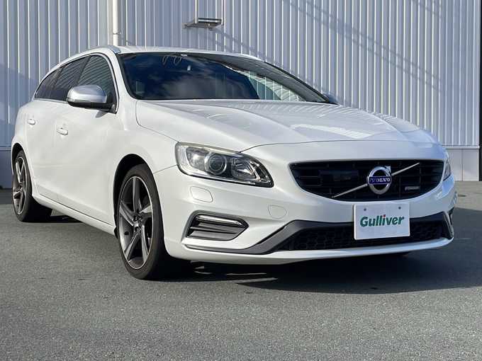 新着情報“Ｖ６０T4 Rデザイン”2014年式白入荷しました！