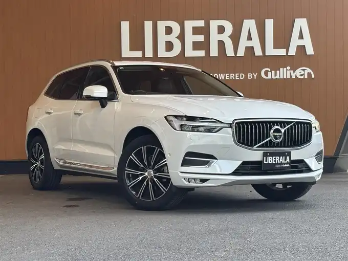 新着情報“ＸＣ６０D4 AWD インスクリプション”2018年式クリスタルホワイトP入荷しました！