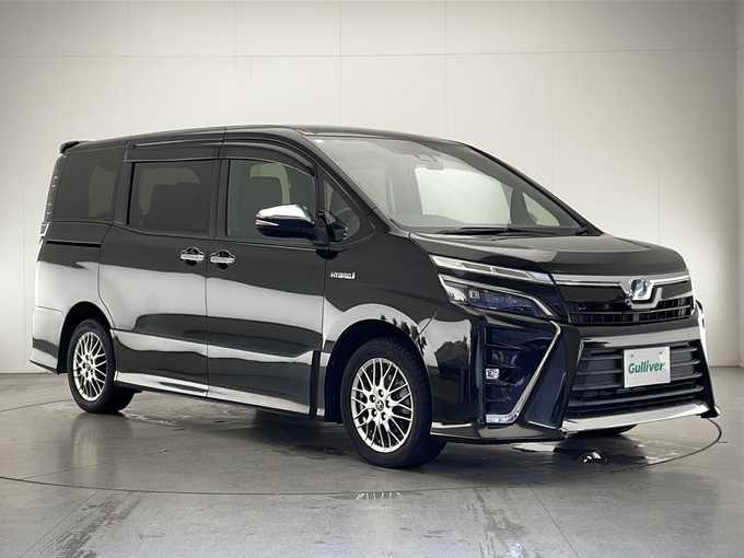 新着情報“ヴォクシーハイブリッドZS 煌”2018年式イナズマスパーキングブラックガラスフレーク入荷しました！