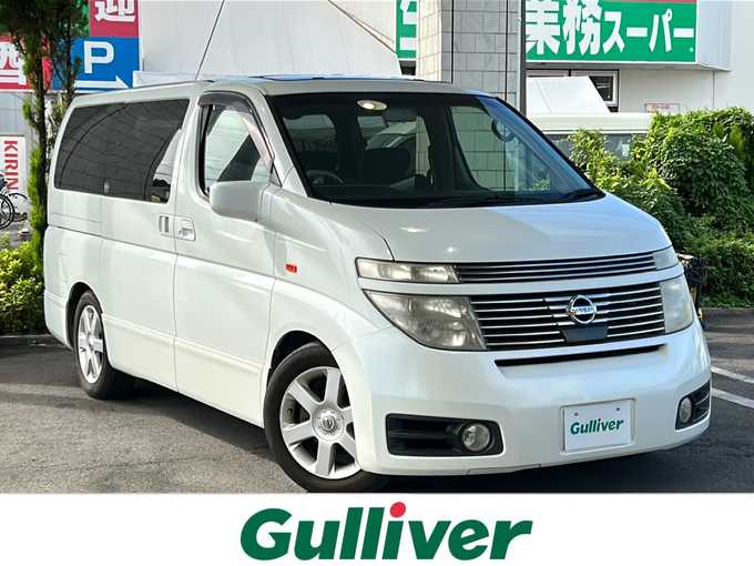 新着情報“エルグランドハイウェイスター”2002年式ホワイトパール入荷しました！