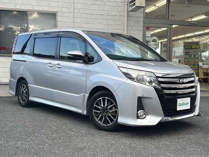 新着情報“ノアSi”2016年式シルバーM入荷しました！