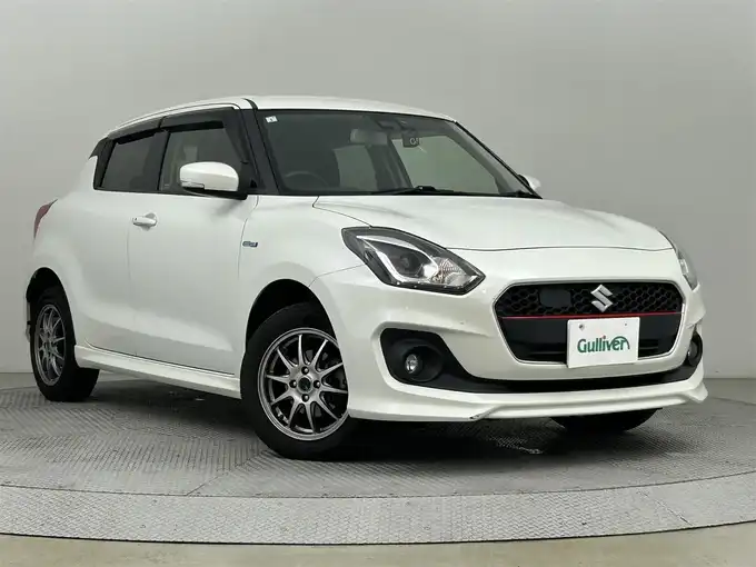 新着情報“スイフトHYBRID RS”2019年式ピュアホワイトP入荷しました！