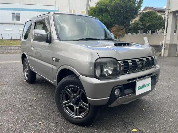 新着情報“ジムニーランドベンチャー”2014年式スチールシルバーM入荷しました！