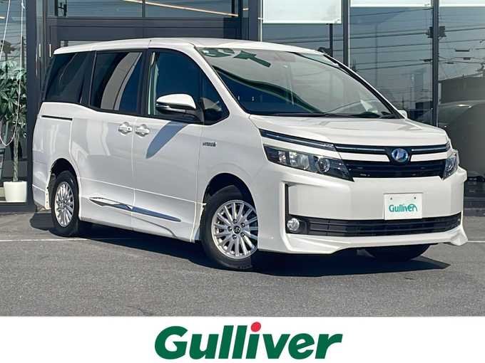 新着情報“ヴォクシーハイブリッドV”2015年式ホワイトパールクリスタルシャイン入荷しました！