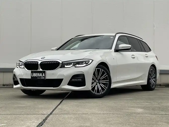 新着情報“３シリーズ320d xDriveツーリング Mスポーツ”2022年式アルピンホワイトⅢ入荷しました！