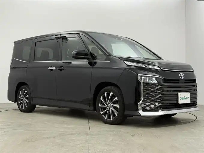 新着情報“ヴォクシーハイブリッドS－Z”2023年式アティチュードブラックマイカ入荷しました！