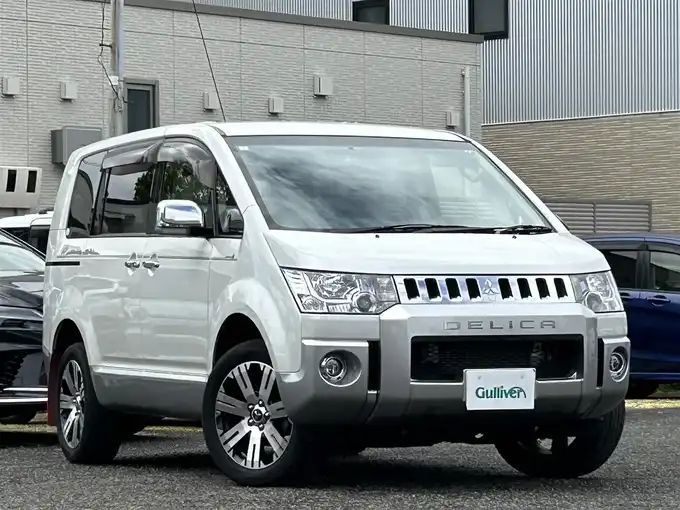 新着情報“デリカＤ：５ジャスパー（MMCS装着車）”2019年式ウォームホワイトP/スターリングシルバーM入荷しました！