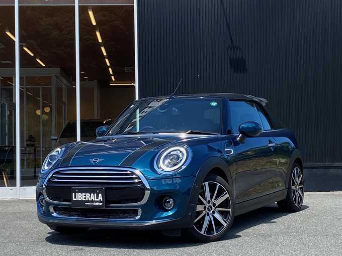新着情報“ＭＩＮＩクーパー コンバーチブル エッセンシャル・トリム”2021年式青Ｍ入荷しました！