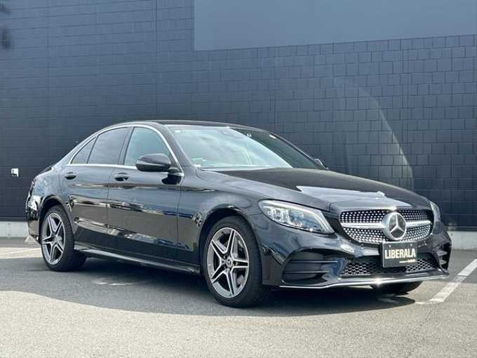 新着情報“ＣクラスC220d ローレウスエディション”2019年式黒入荷しました！