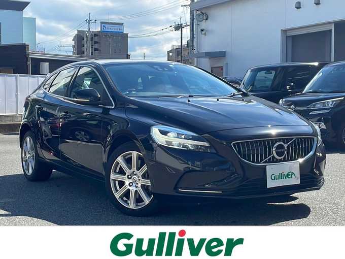新着情報“Ｖ４０D4 インスクリプション”2018年式ブラック入荷しました！