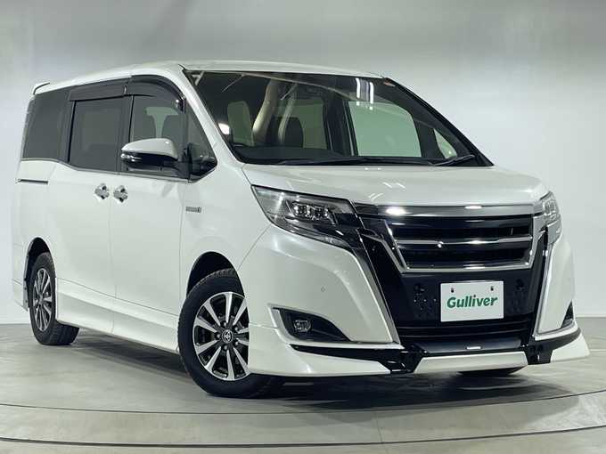 新着情報“エスクァイアハイブリッドGi”2019年式ホワイトパールクリスタルシャイン入荷しました！