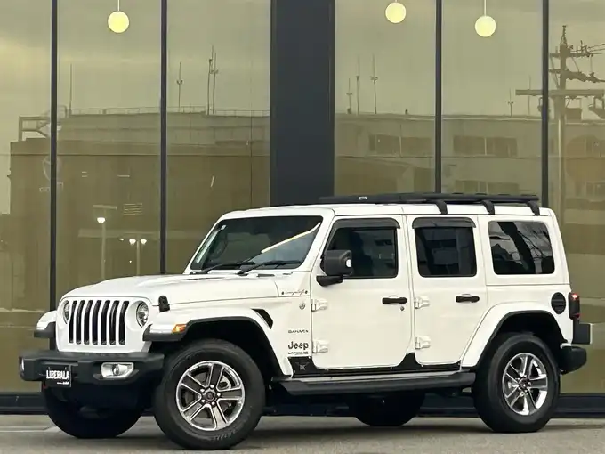 新着情報“ジープ・ラングラーアンリミテッドサハラ”2020年式白入荷しました！