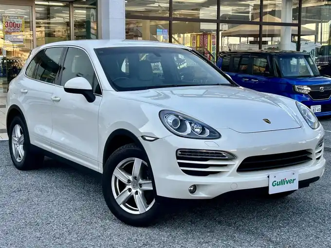 新着情報“カイエンカイエン”2011年式白入荷しました！