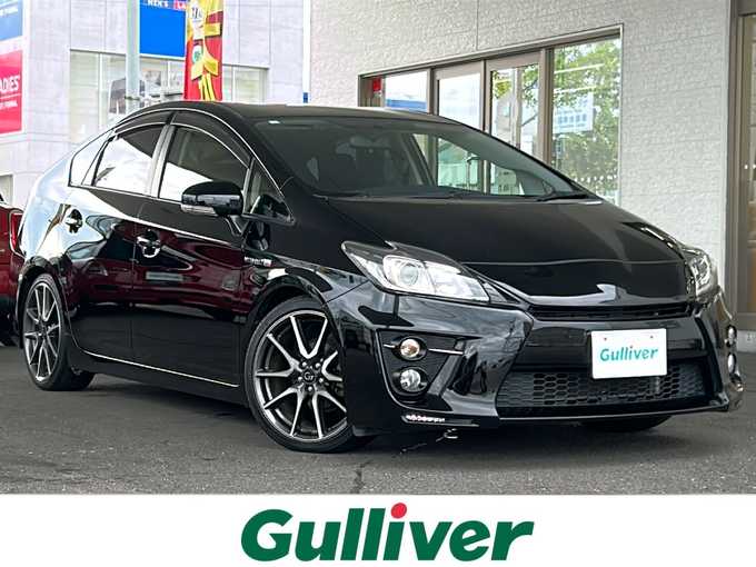新着情報“プリウスSツーリングセレクション・G’s”2014年式ブラック入荷しました！